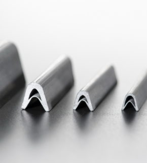 Bendable Linear shaped charge